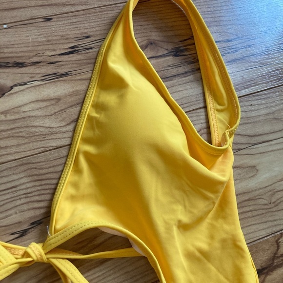 yellow swimsuit size women’s XL so sexy & cute NWT - Picture 14 of 15